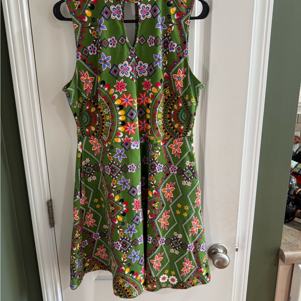New York & Company Green Floral Dress